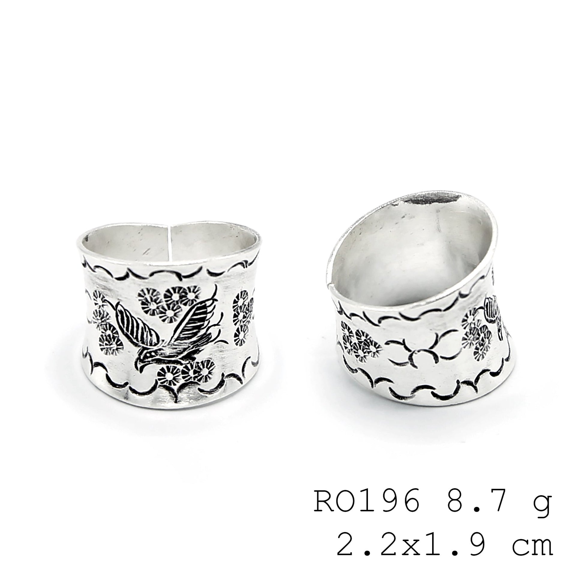 Small details, big impact silver ring.