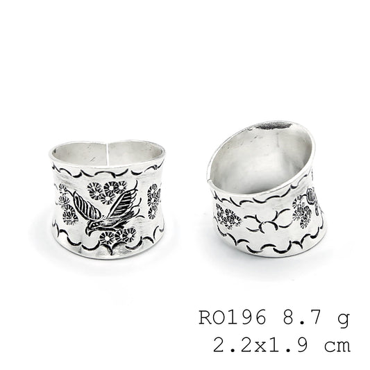 Small details, big impact silver ring.
