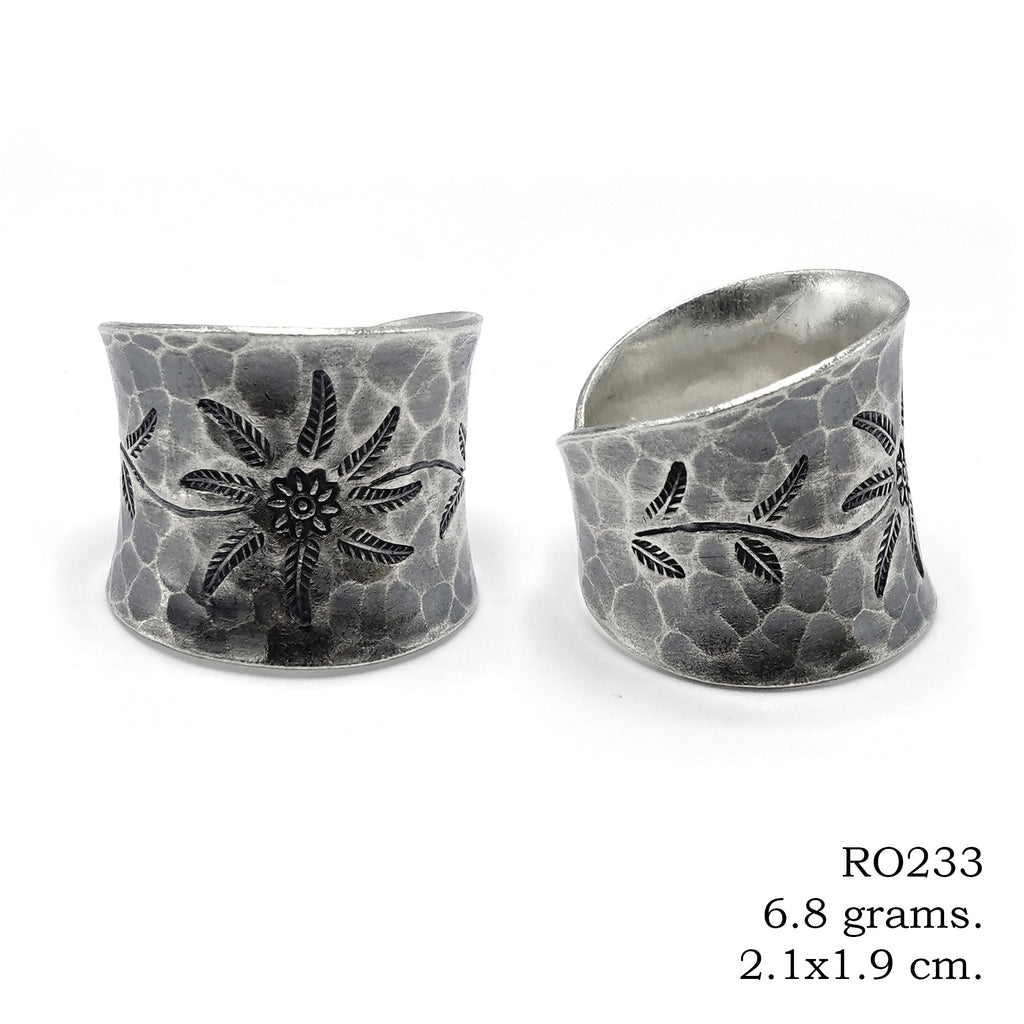 From the artisan’s hands to your silver ring.