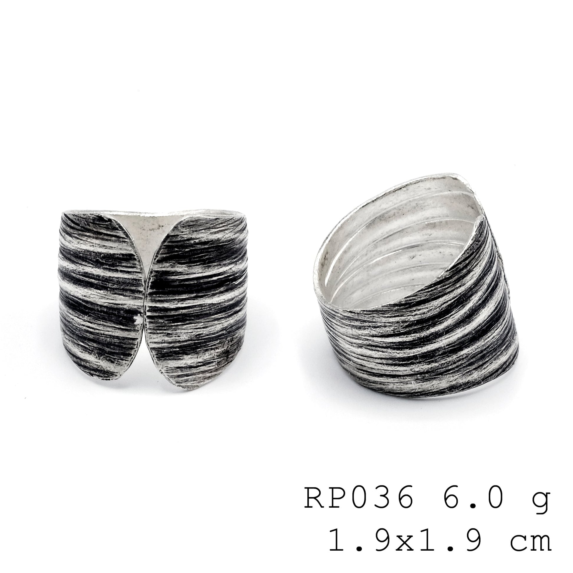 Simply superior. High-purity, open-ended silver ring.