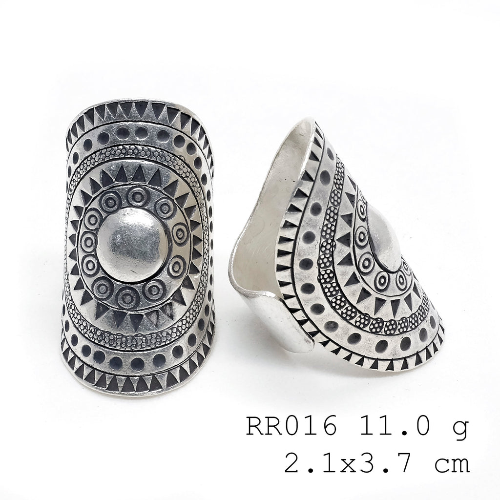 Unmatched purity. A side-open silver ring.