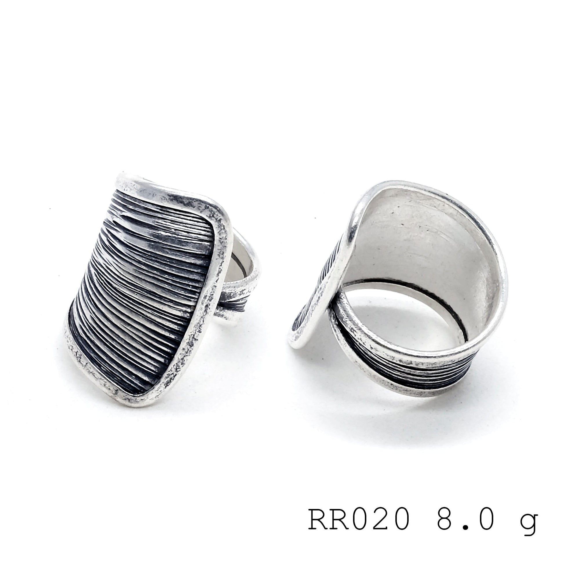 Side-open detail. A premium handmade silver ring.