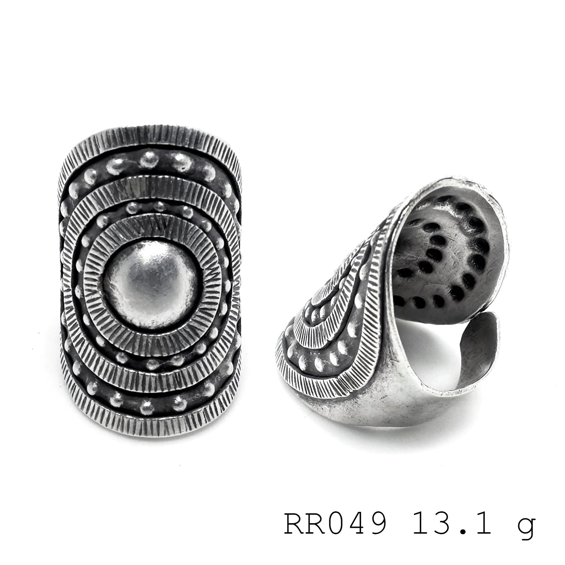 Purely minimalist. A handmade silver ring.