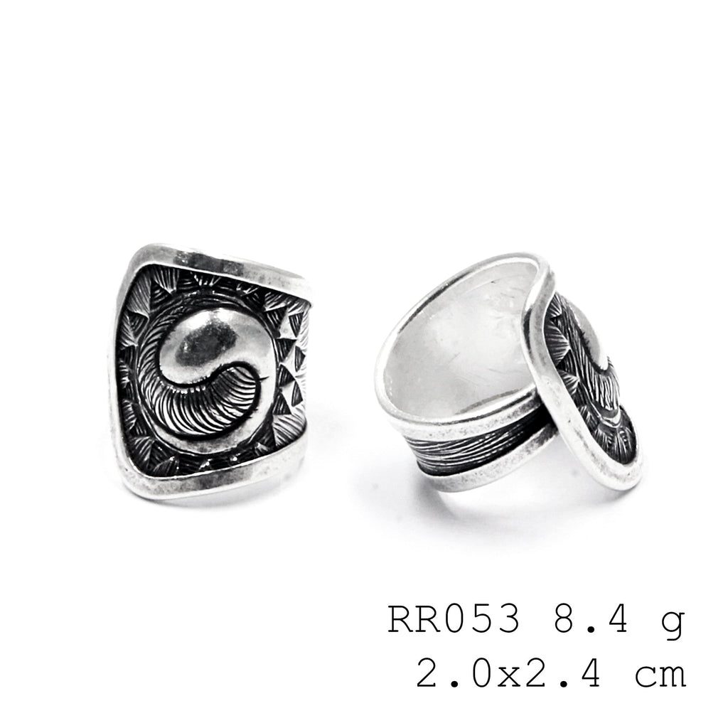 98% Fine silver. A handcrafted silver ring.