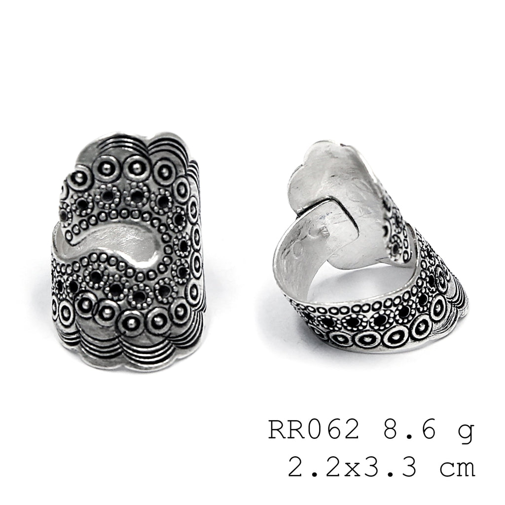 Hand-forged purity. A 98% silver silver ring.