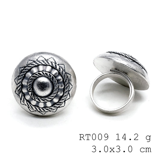 Pure silver glow. A handmade plate silver ring.