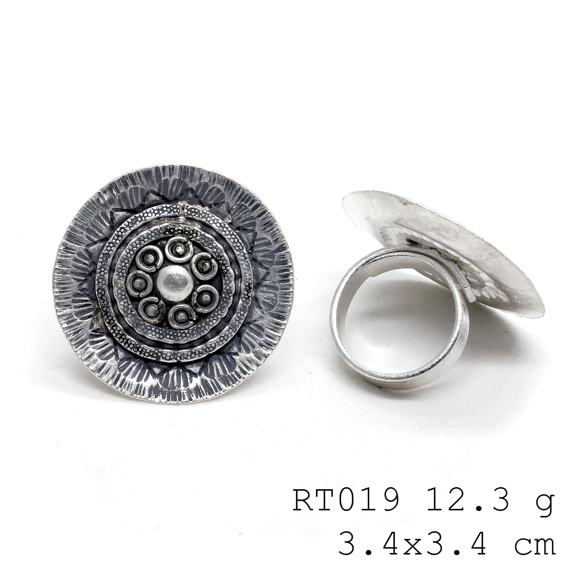 Handmade elegance. This 98% plate silver ring.