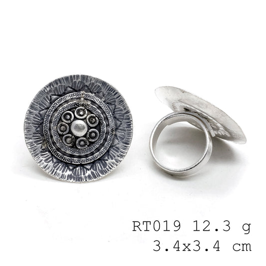 Handmade elegance. This 98% plate silver ring.