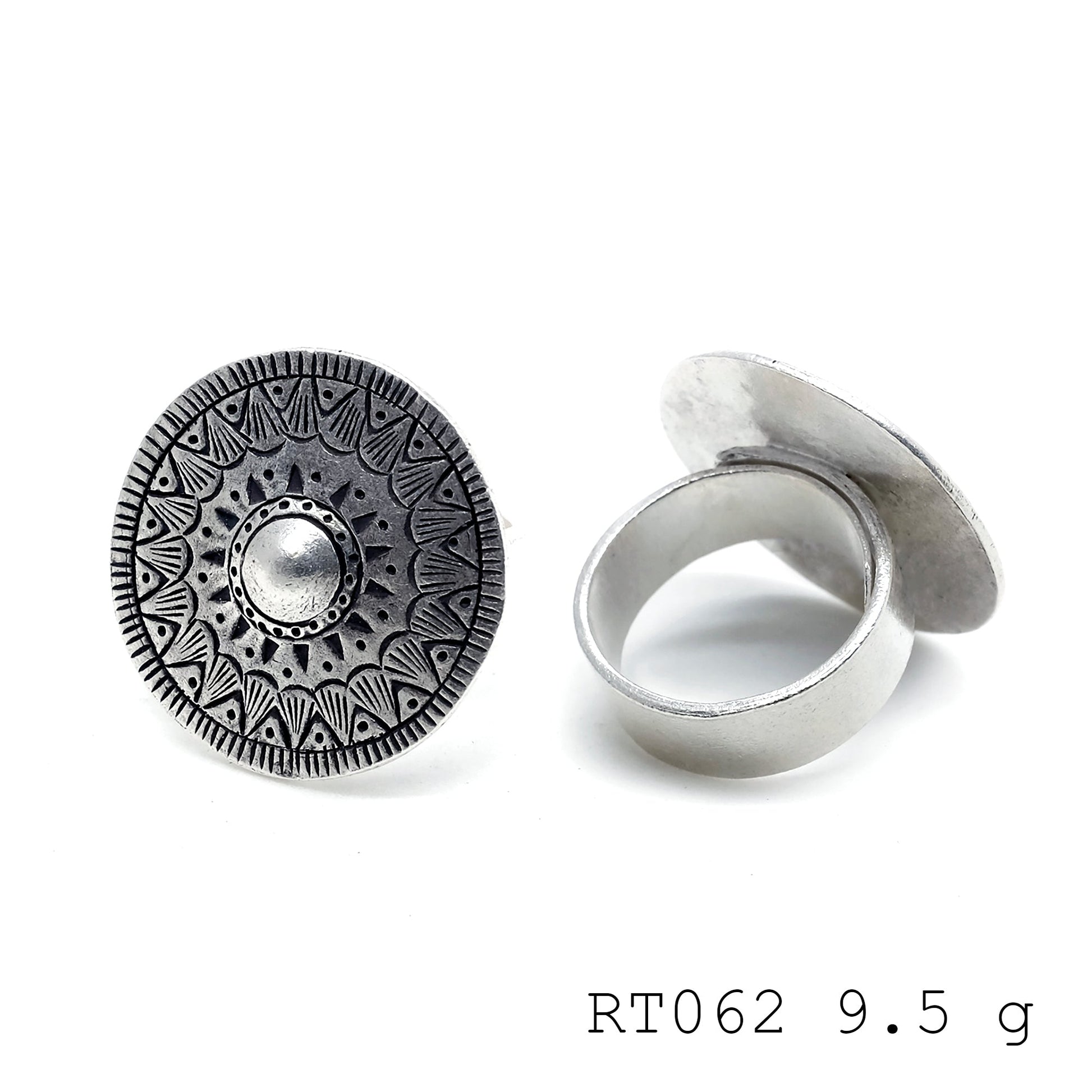 Simple & pure. A handmade 98% silver ring.