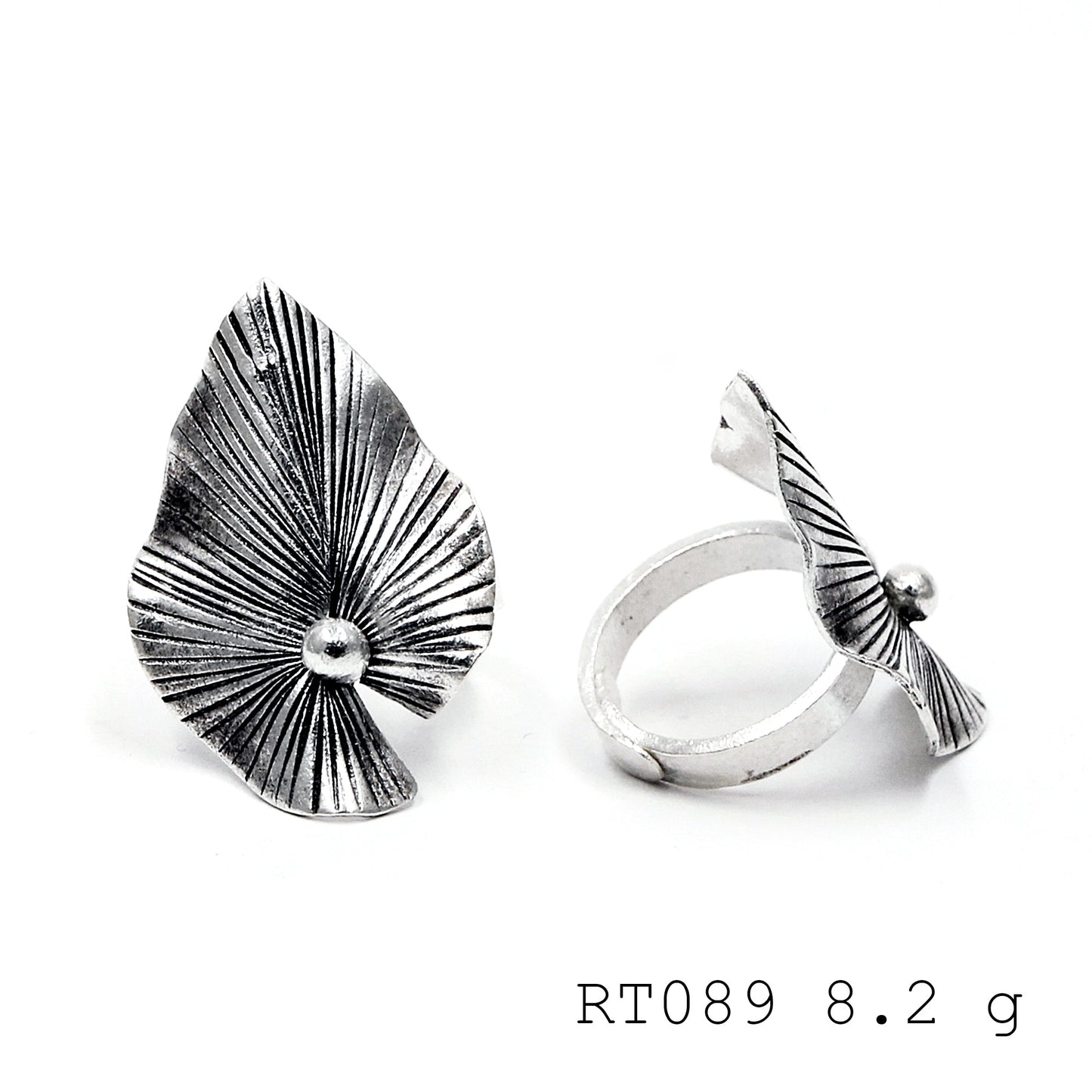 The white luster. A pure plate silver ring.