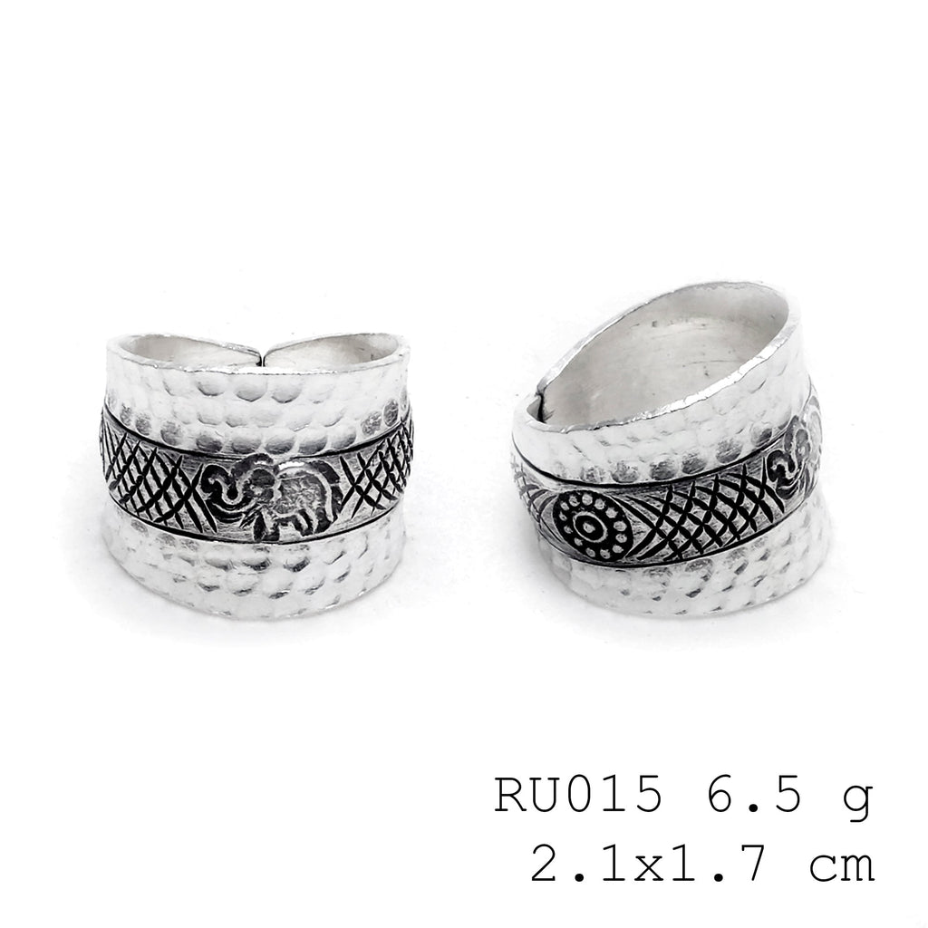 98% Pure art. A handmade animal silver ring.
