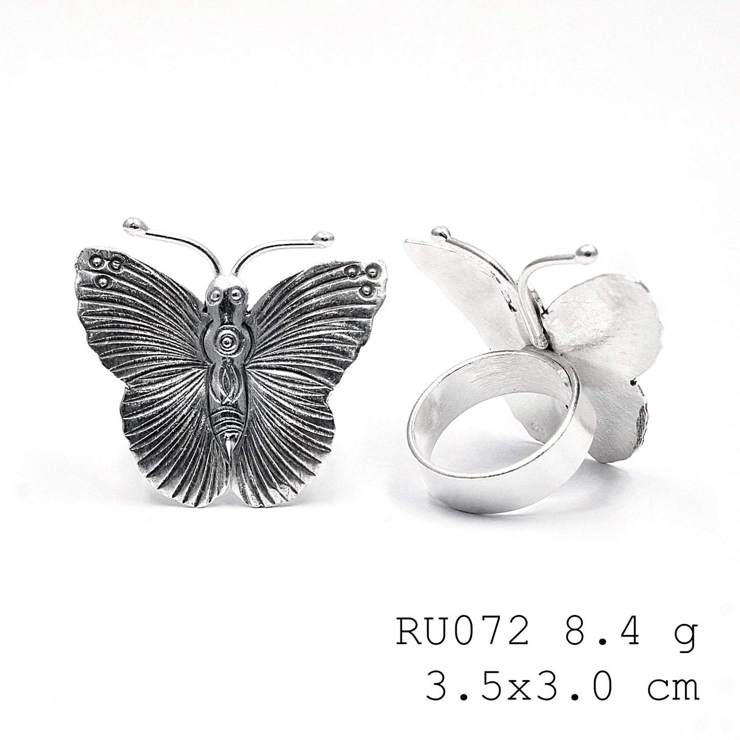 The silver wolf. A 98% pure silver ring.