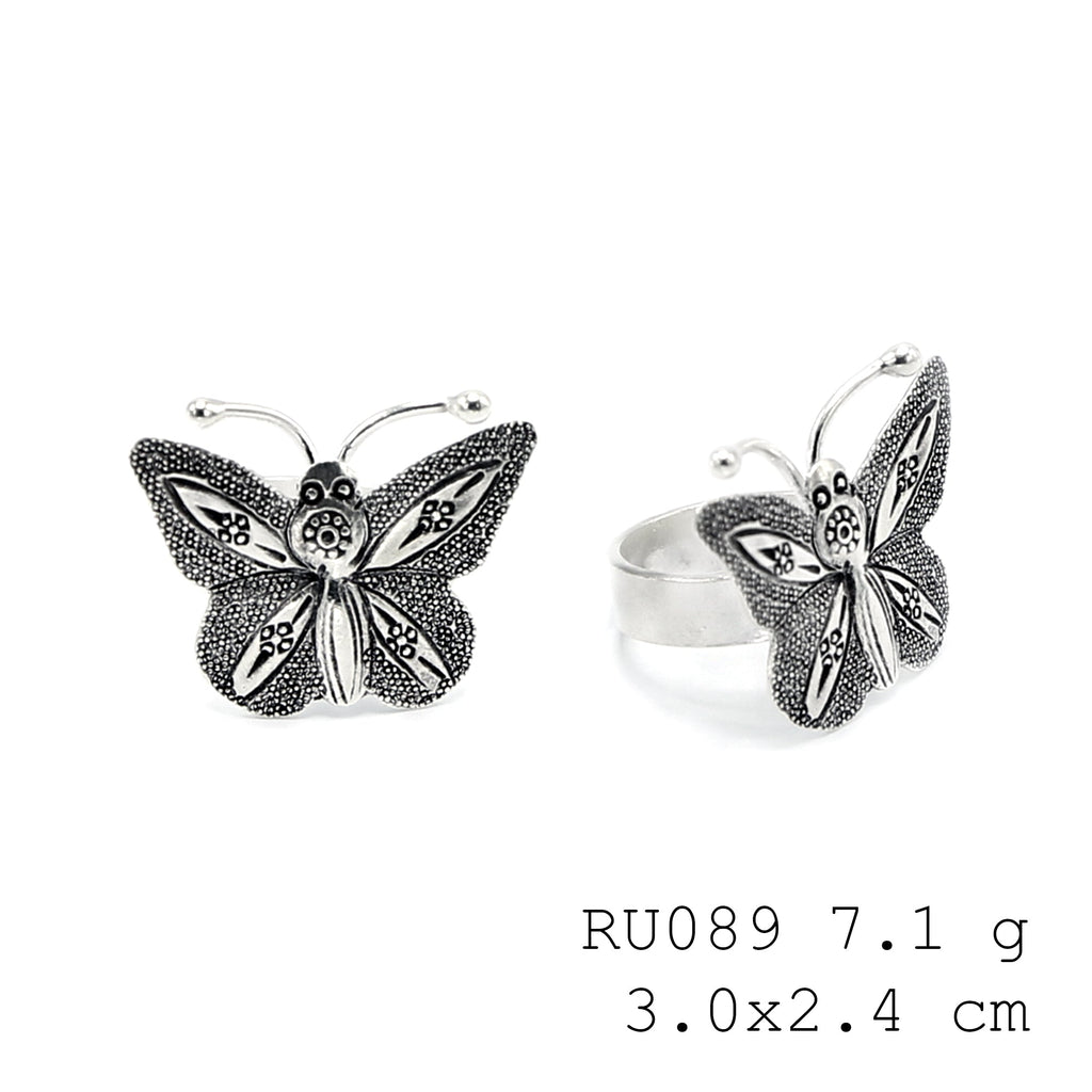 Animal accents. A handmade 98% silver ring.