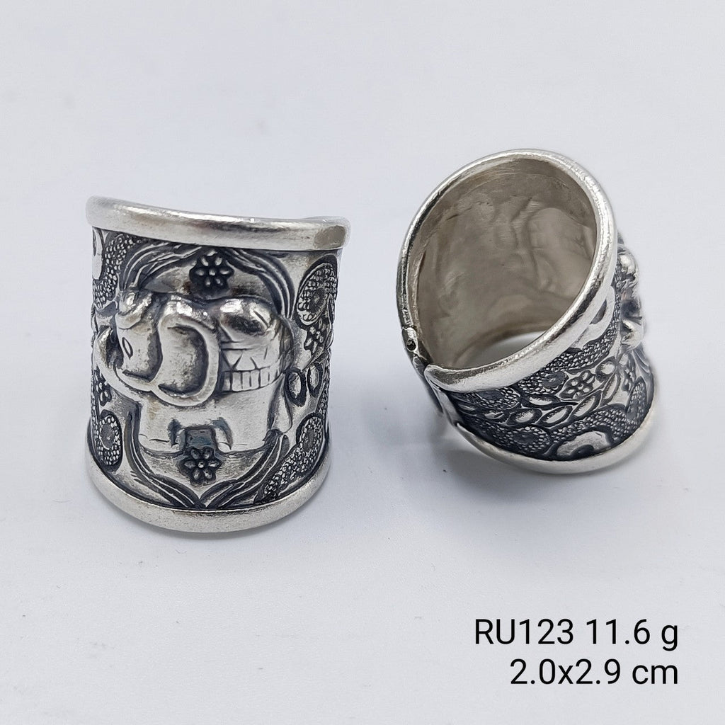 Purely untamed. A 98% fine silver ring.