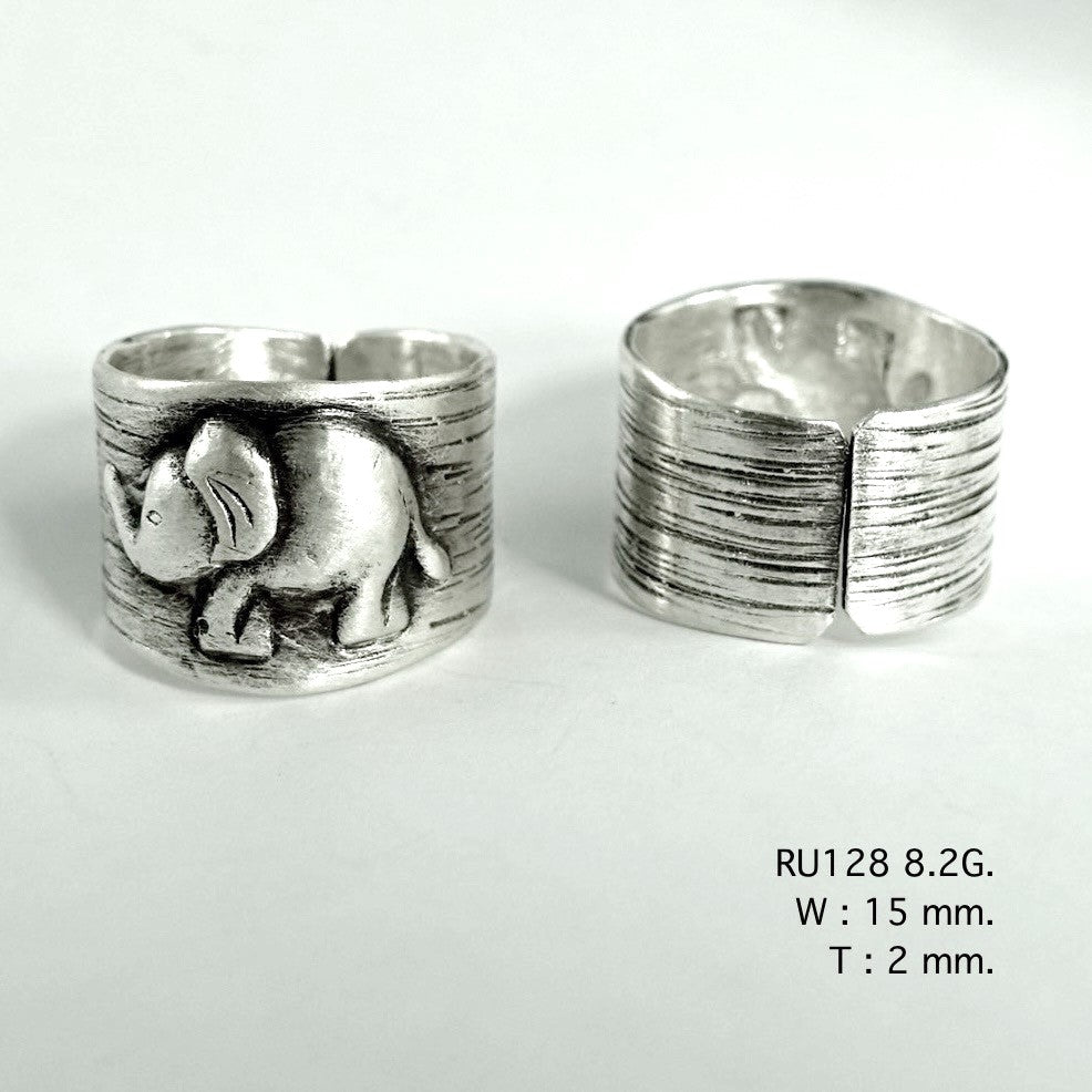 Nature inspired. A 98% pure silver ring.