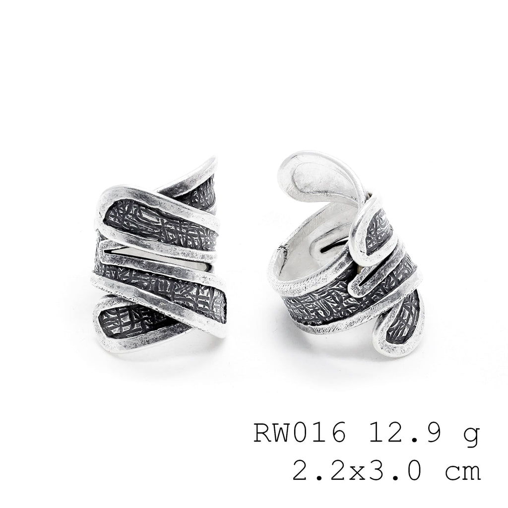 98% Pure luster. A big cross silver ring.