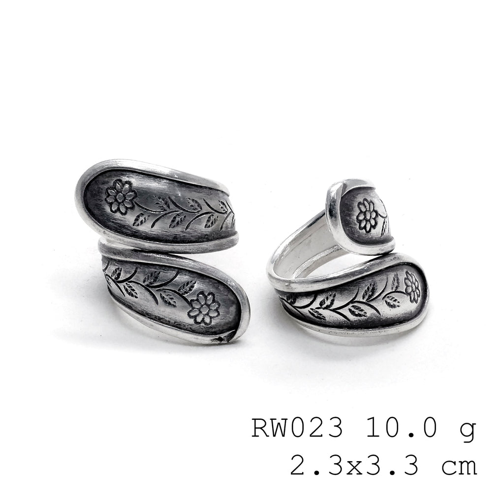 Gleaming faith. A 98% handmade silver ring.