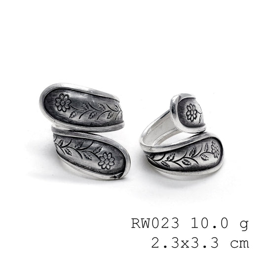 Gleaming faith. A 98% handmade silver ring.
