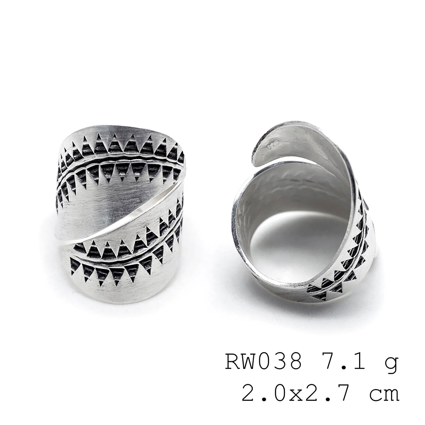 Big cross style. A handmade silver ring.
