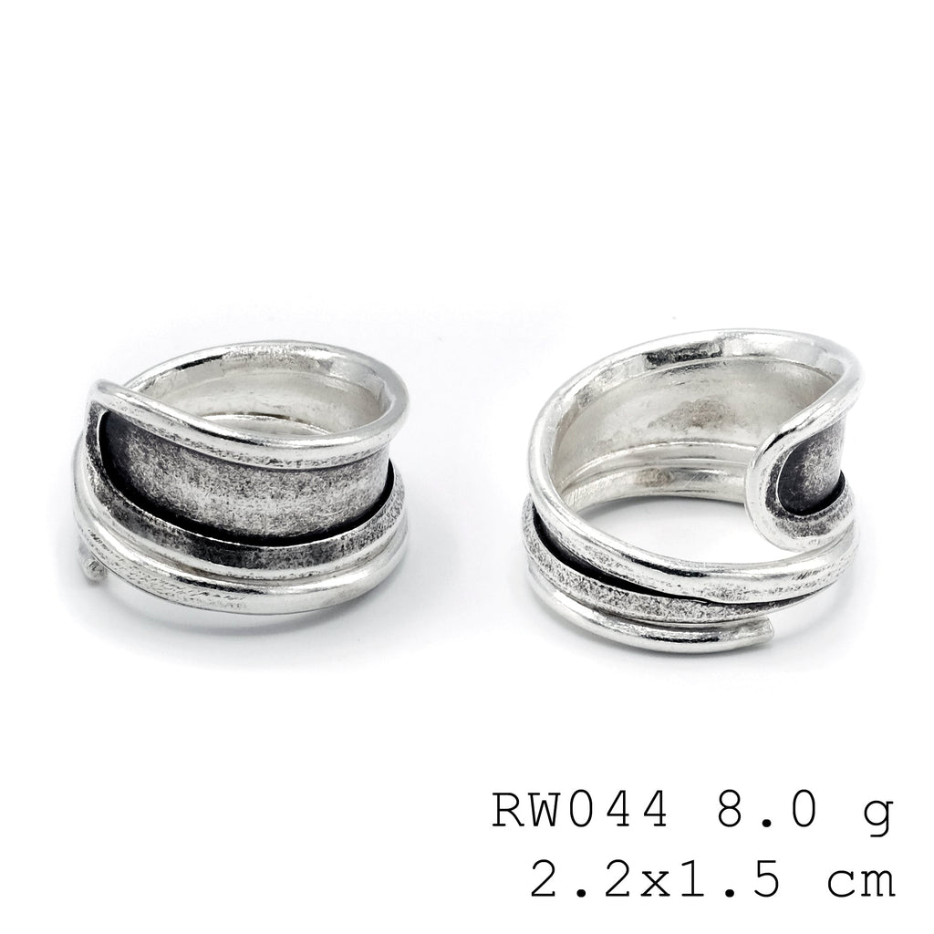 Strong & pure. A 98% silver cross silver ring.