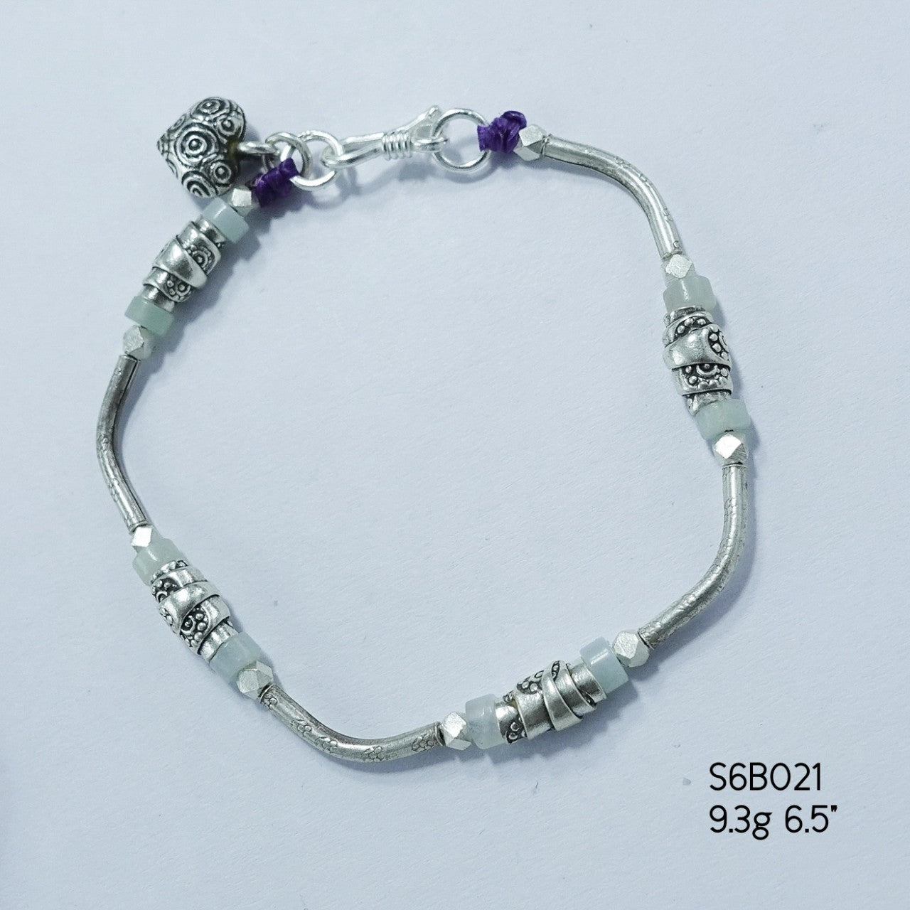 Dainty, durable, and dazzling — the bracelet that defines effortless beauty.
