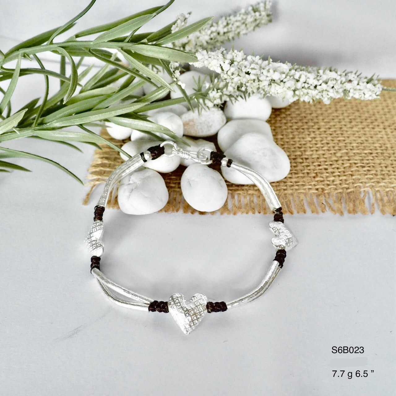Elegance that endures. Grab this stunning bracelet.