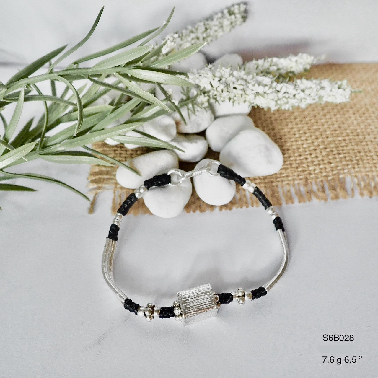 Handcrafted quality in this silver bracelet.