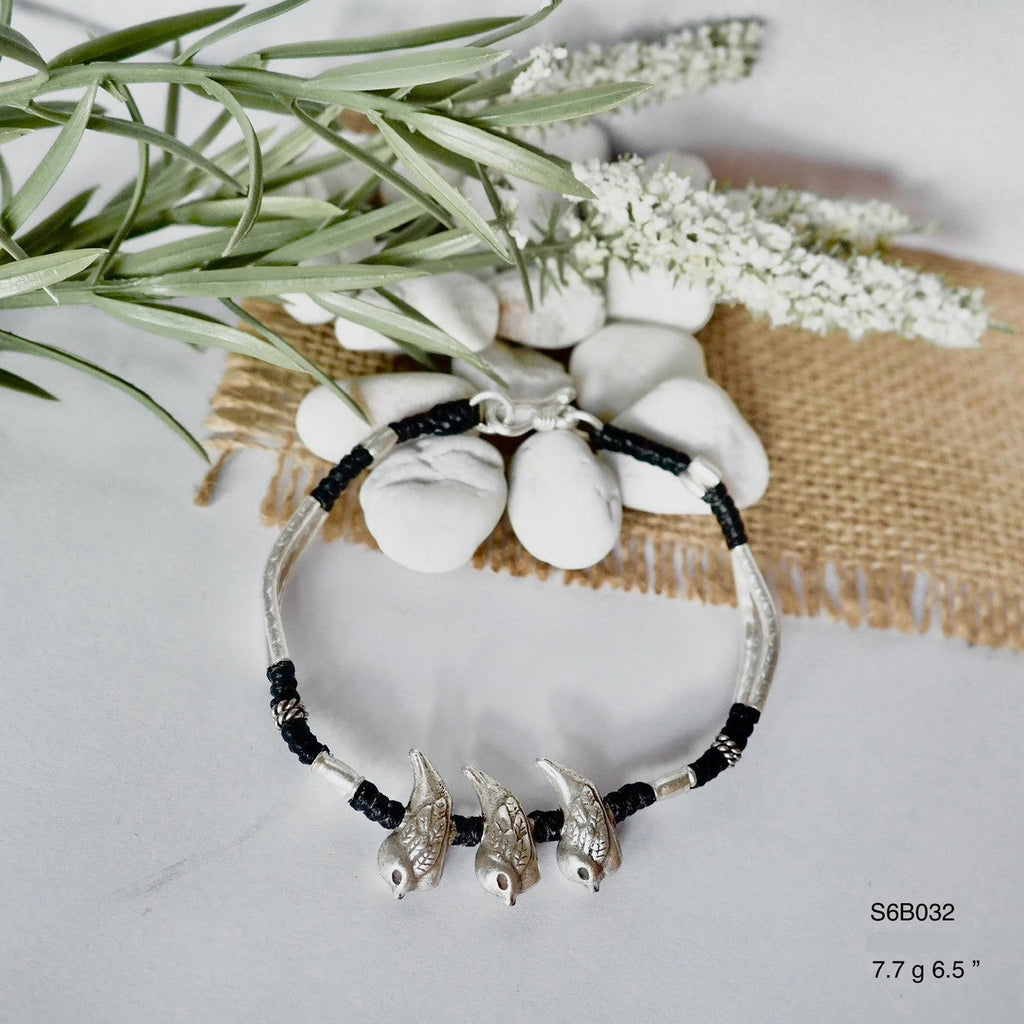 Subtle sparkle. Must-have silver bracelet.