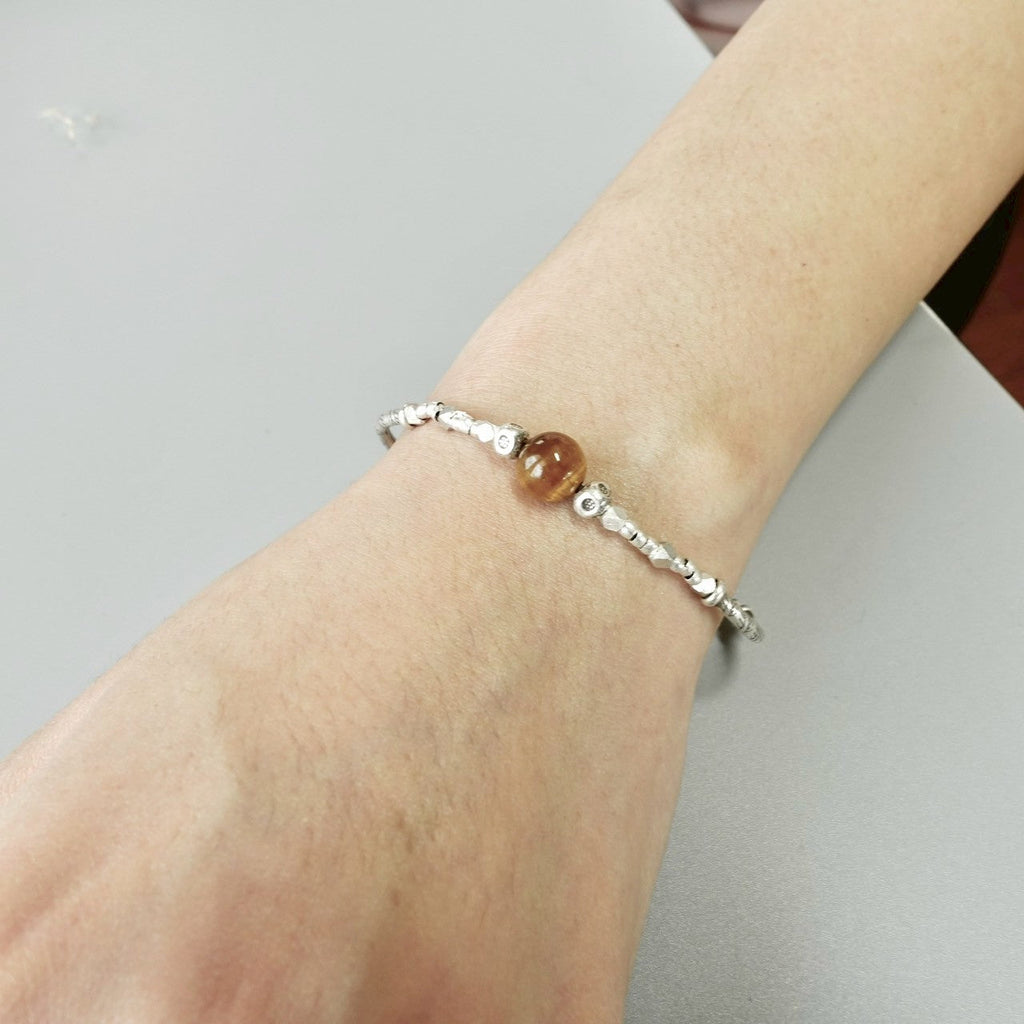 Minimalist vibes with this new silver bracelet.