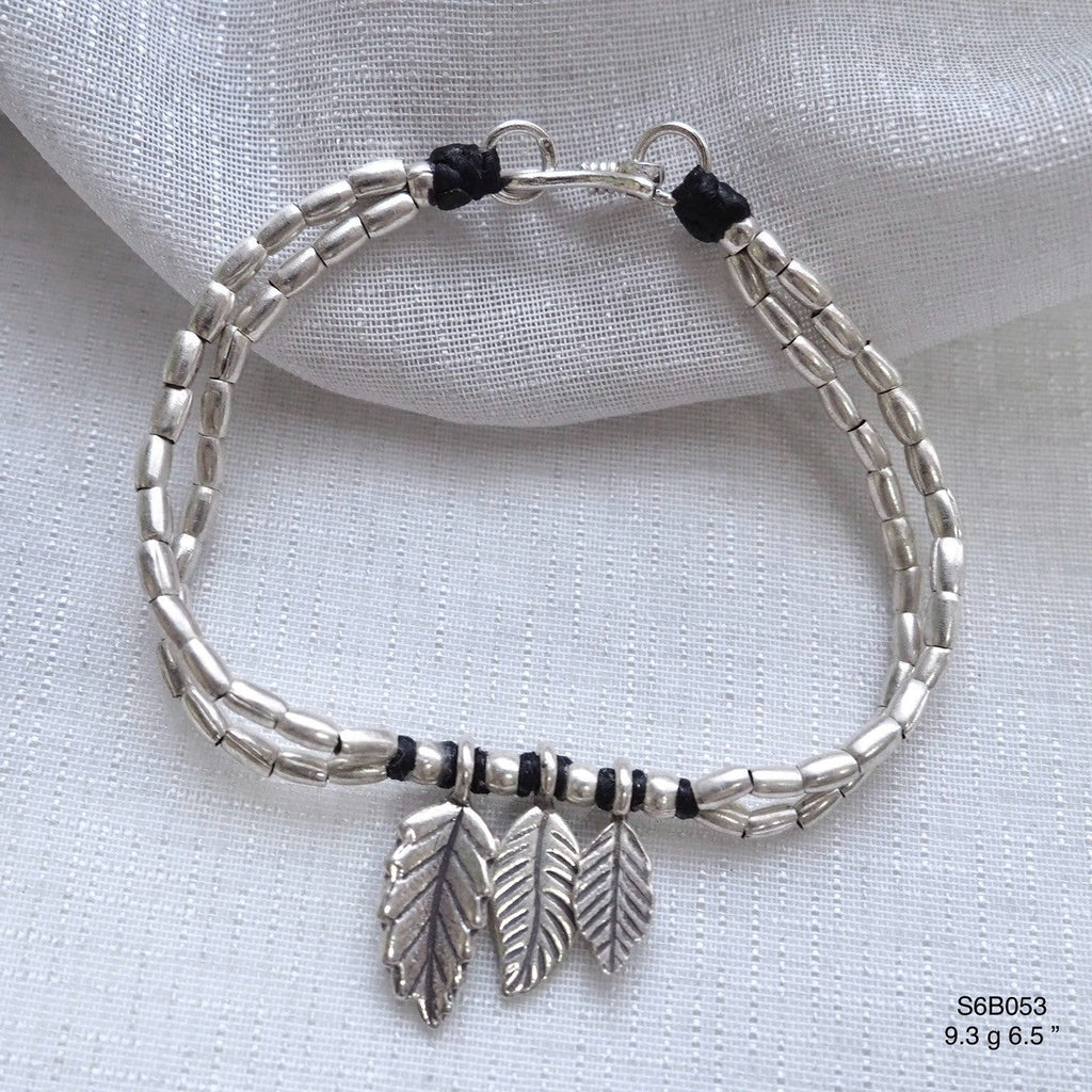 Look good, feel good, with this silver bracelet.