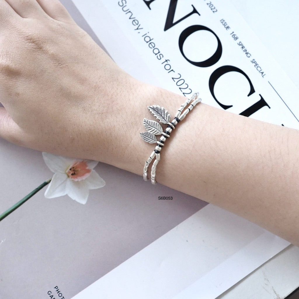 Look good, feel good, with this silver bracelet.