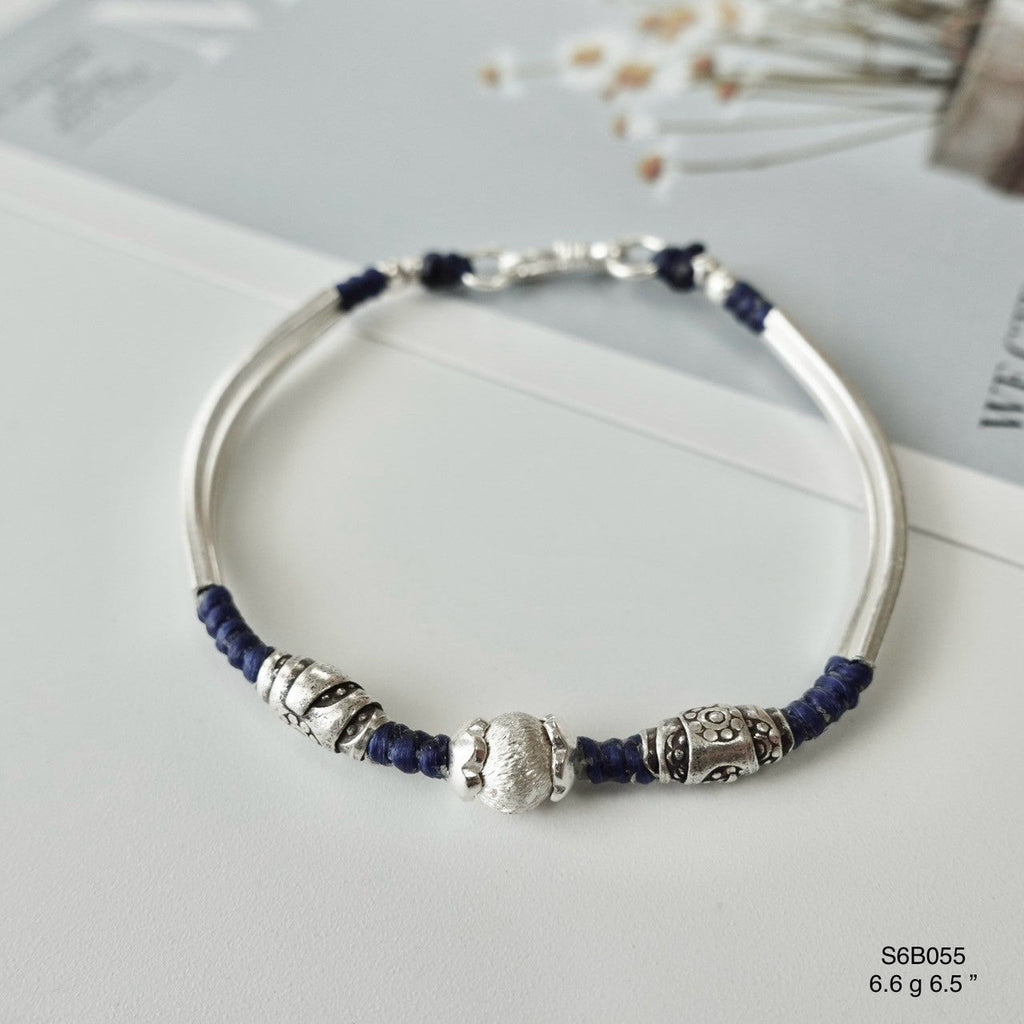Get the look with this stylish silver bracelet.