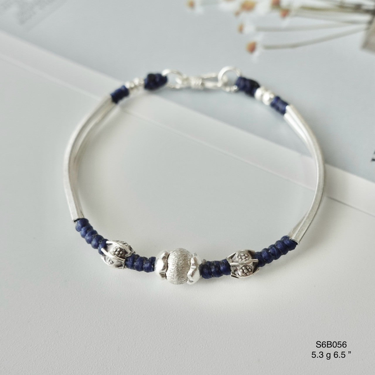 Classic silver, modern bracelet style.