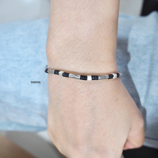 The perfect handmade gift bracelet.