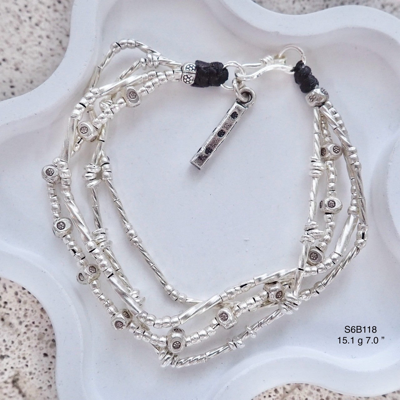 This handmade bracelet is a must-have!