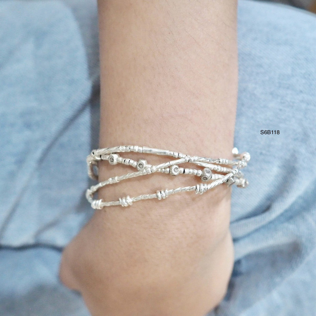 This handmade bracelet is a must-have!