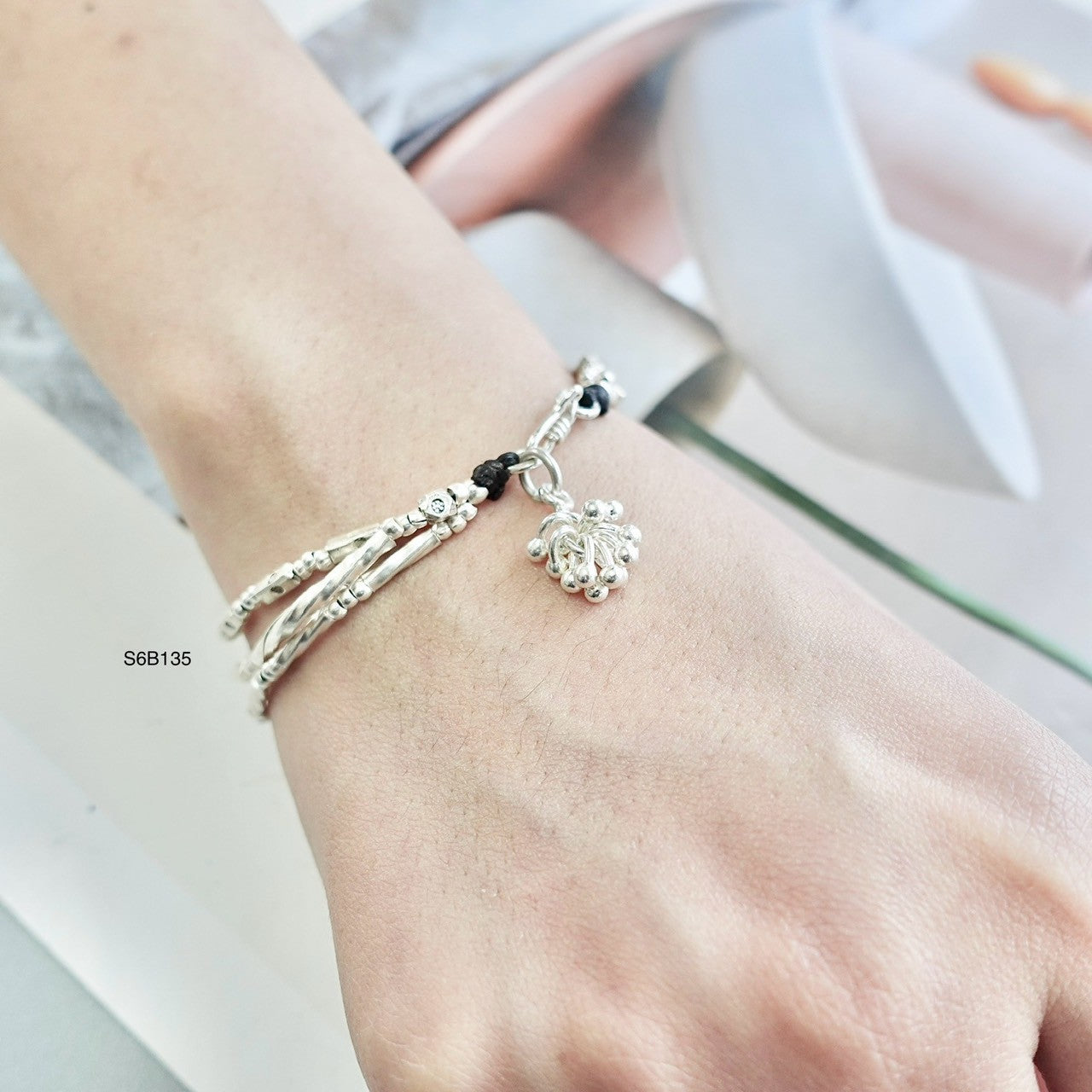 Every detail perfected in this silver bracelet.