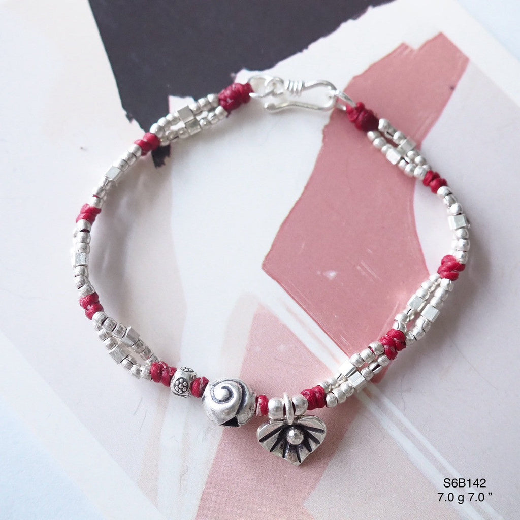 Let your wrist shine with this silver bracelet.
