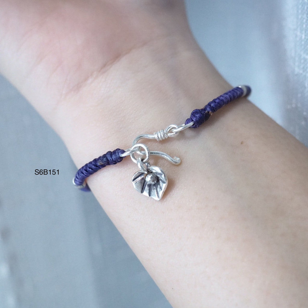 Simple silver beauty in a classic bracelet.