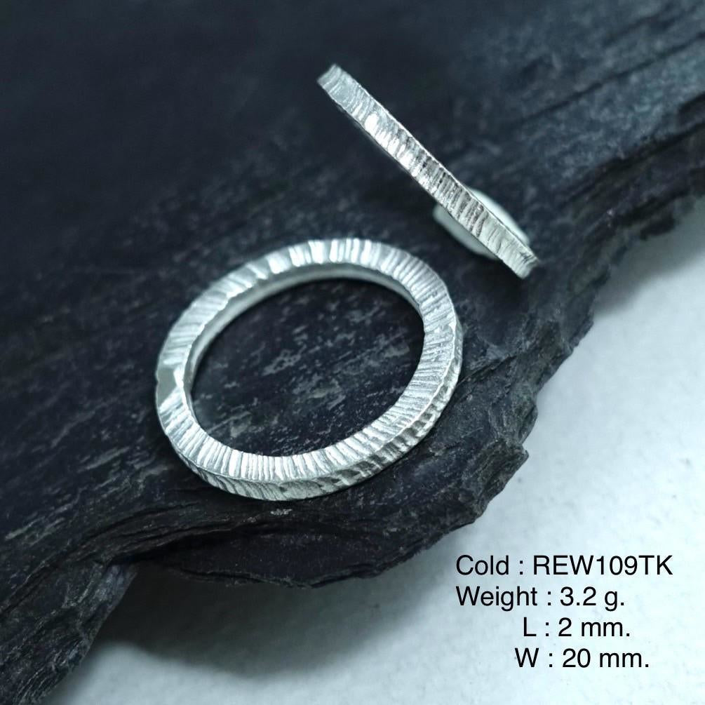 Shop this stunning silver ring now.