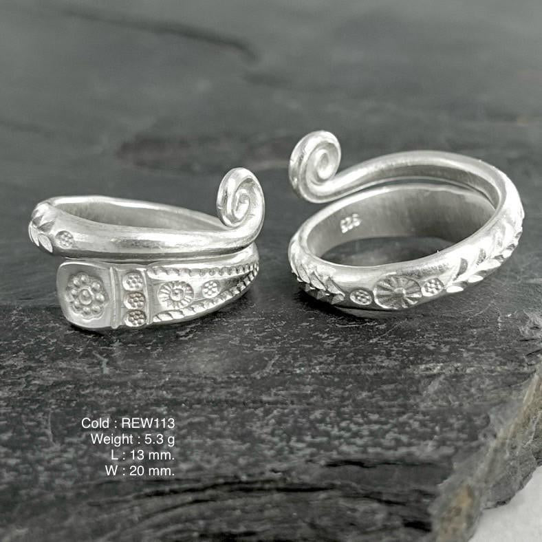 The shine on this silver ring!