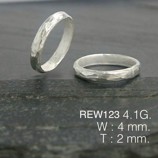 Get yours: A gorgeous silver ring.