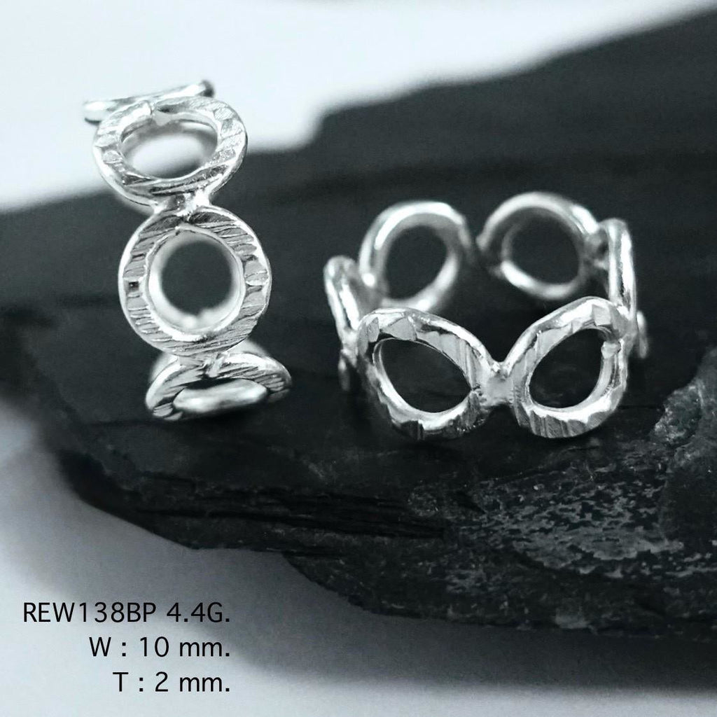 Hello, beautiful silver ring!