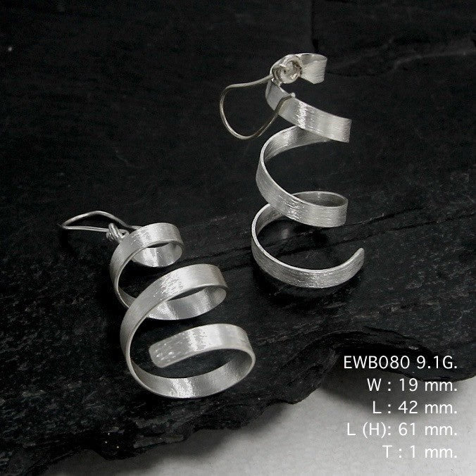 Pure shine, perfect style. Wear silver earrings.