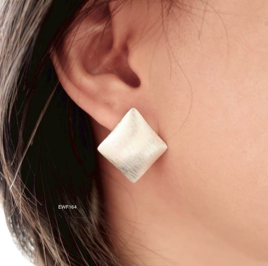 Silver earrings. Premium quality.