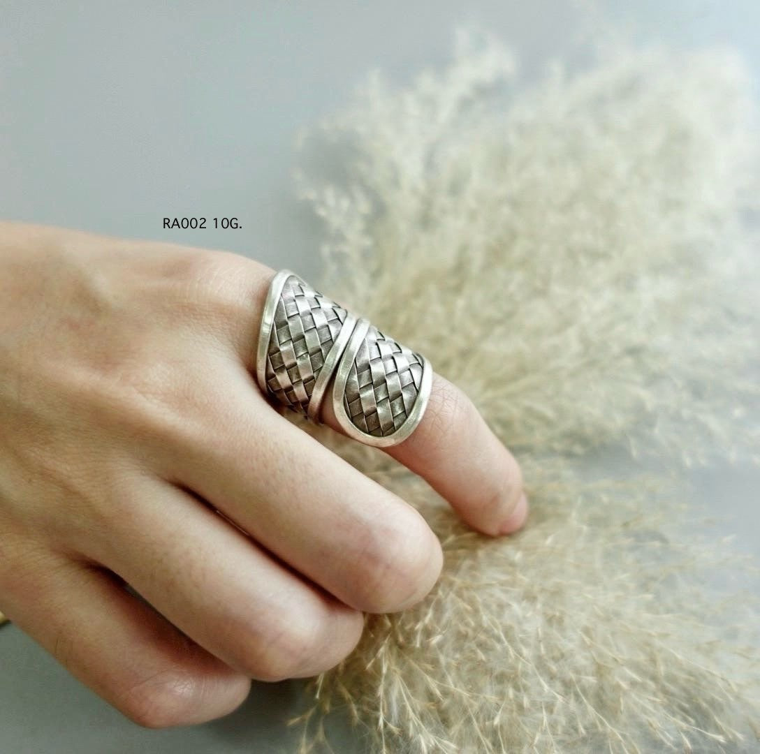 Pure silver ring, pure elegance.