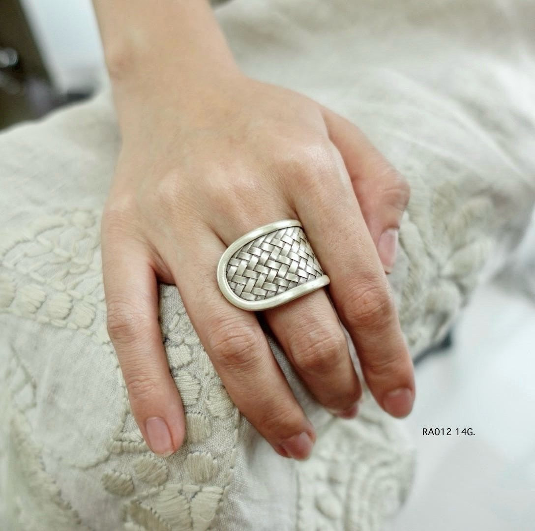 Simply stunning silver ring.