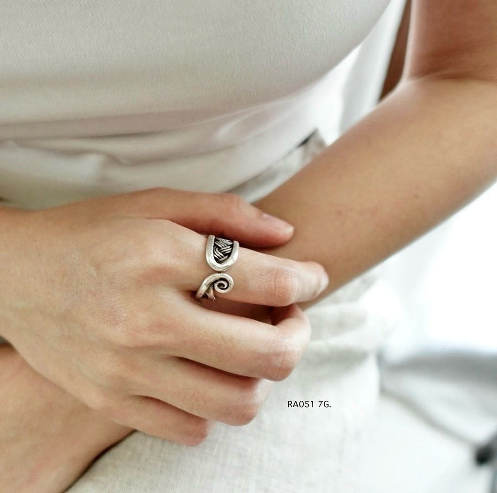 A touch of you. Pure silver ring.