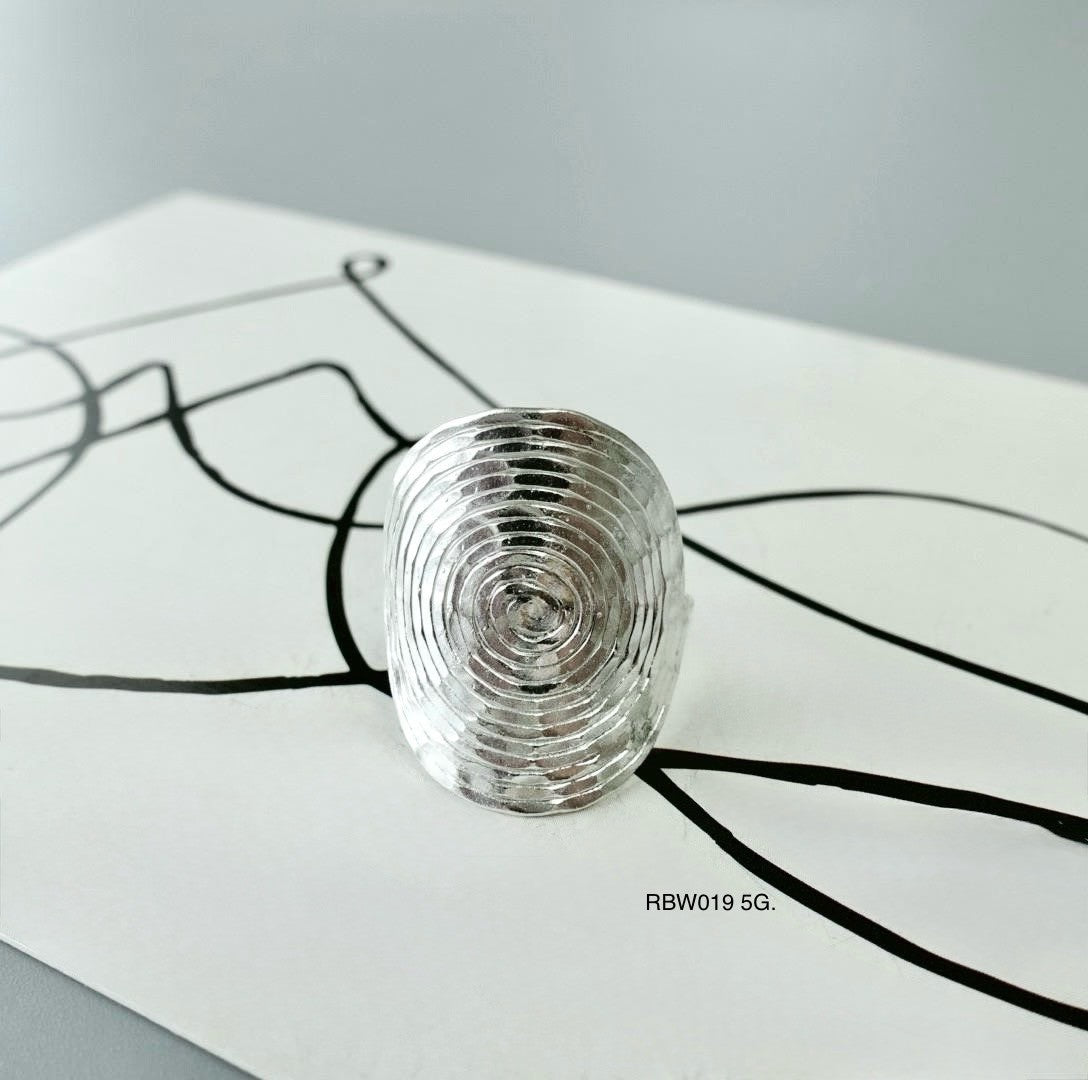 Silver ring. Inspired by Chiang Mai, crafted by tradition.
