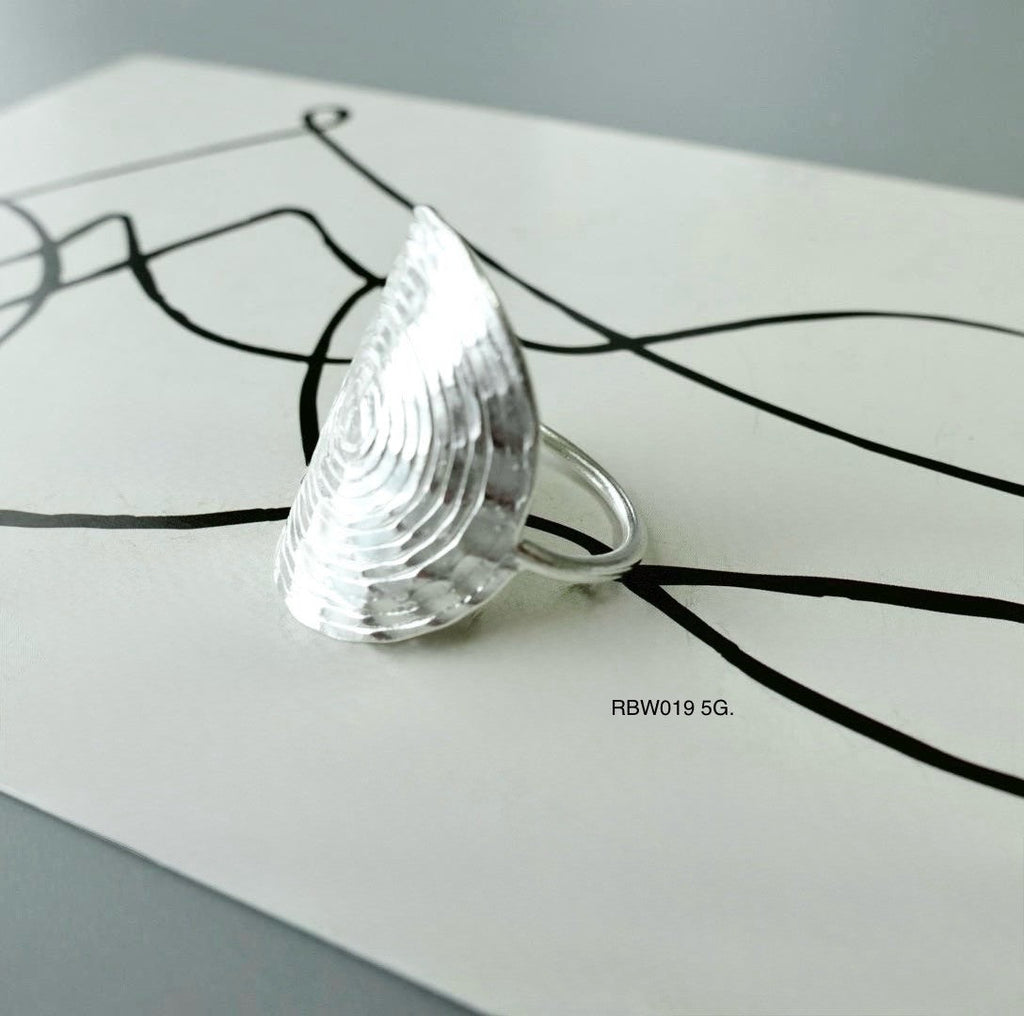 Silver ring. Inspired by Chiang Mai, crafted by tradition.